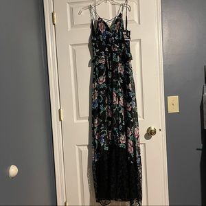 EXPRESS Maxi Dress w/lace trim bottom